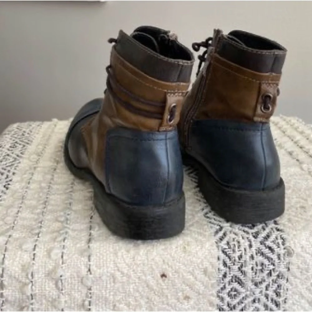REIKER Lace-Up / Medial Zipper Boots ~ Booties Size. 39 / 8